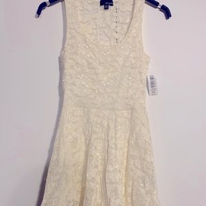 Aritzia Dilemma cream lace dress NWT